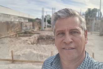 Ricardo Chimirri Candia destaca como investir na qualidade de vida no trabalho pode aumentar a retenção de talentos na engenharia.