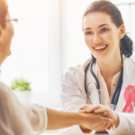 Vinicius Tadeu Sattin Rodrigues mostra como combinar densidade mamária, histórico familiar e dados clínicos em um rastreamento personalizado por risco.