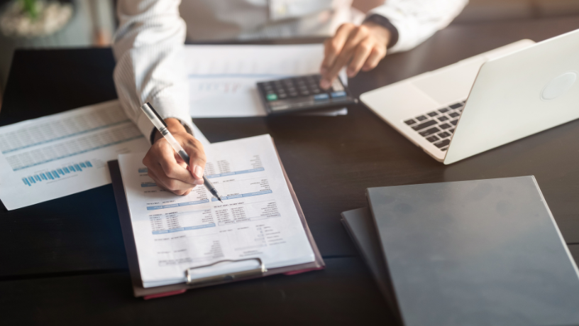 A precificação de risco nos mercados financeiros orientando decisões com Danilo Regis Fernando Pinto.